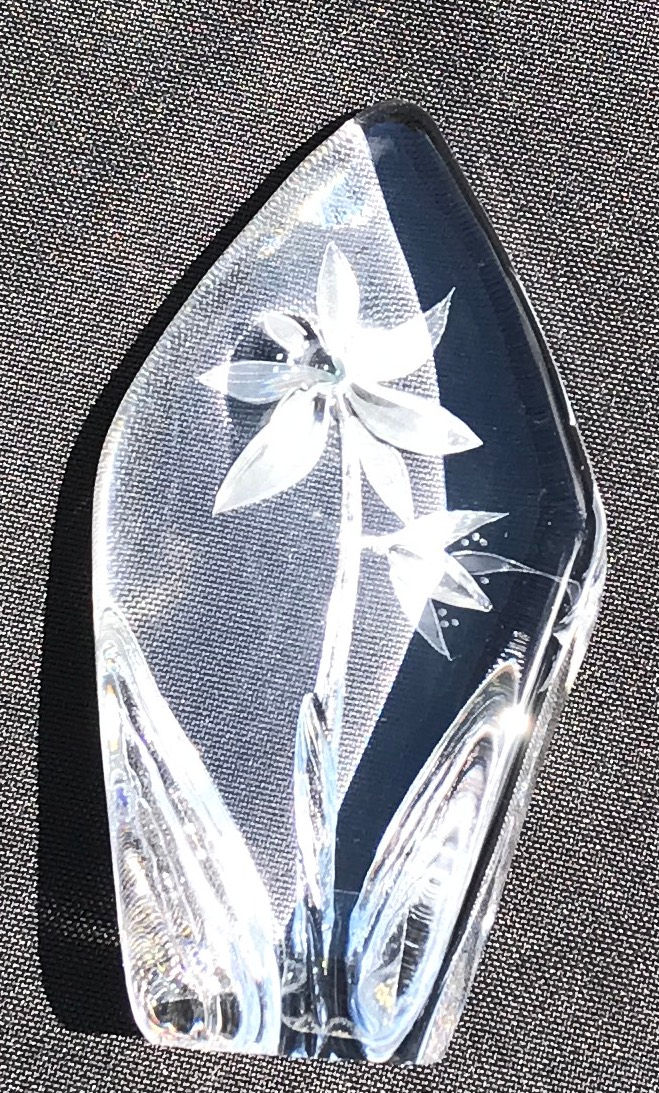 Thumbnail: Vintage Mats Jonasson Sweden Small Sculpture of a Celia Flower Paperweight