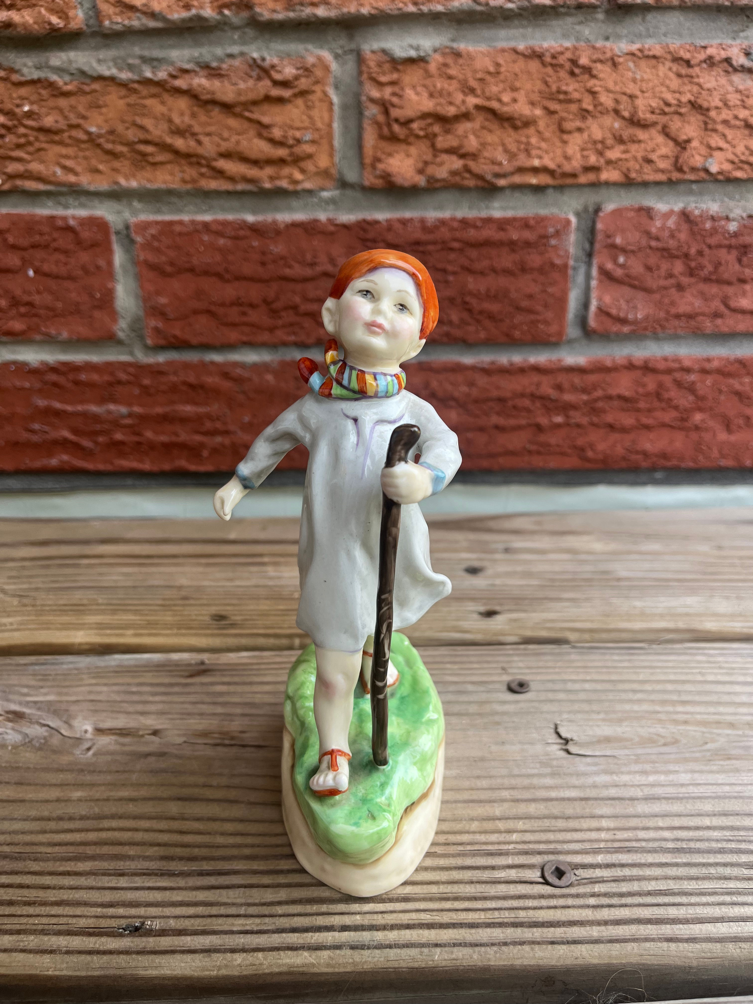 Royal Worcester Thursdays Child Has Far To Go Figurine