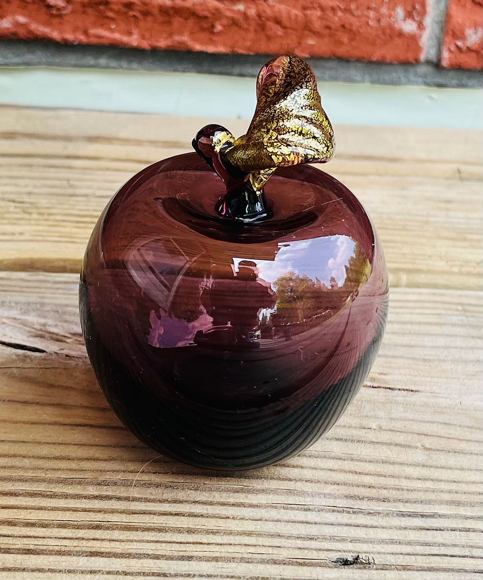 Thumbnail: Handmade Signed La Mailloche Beaufort Art Glass Apple