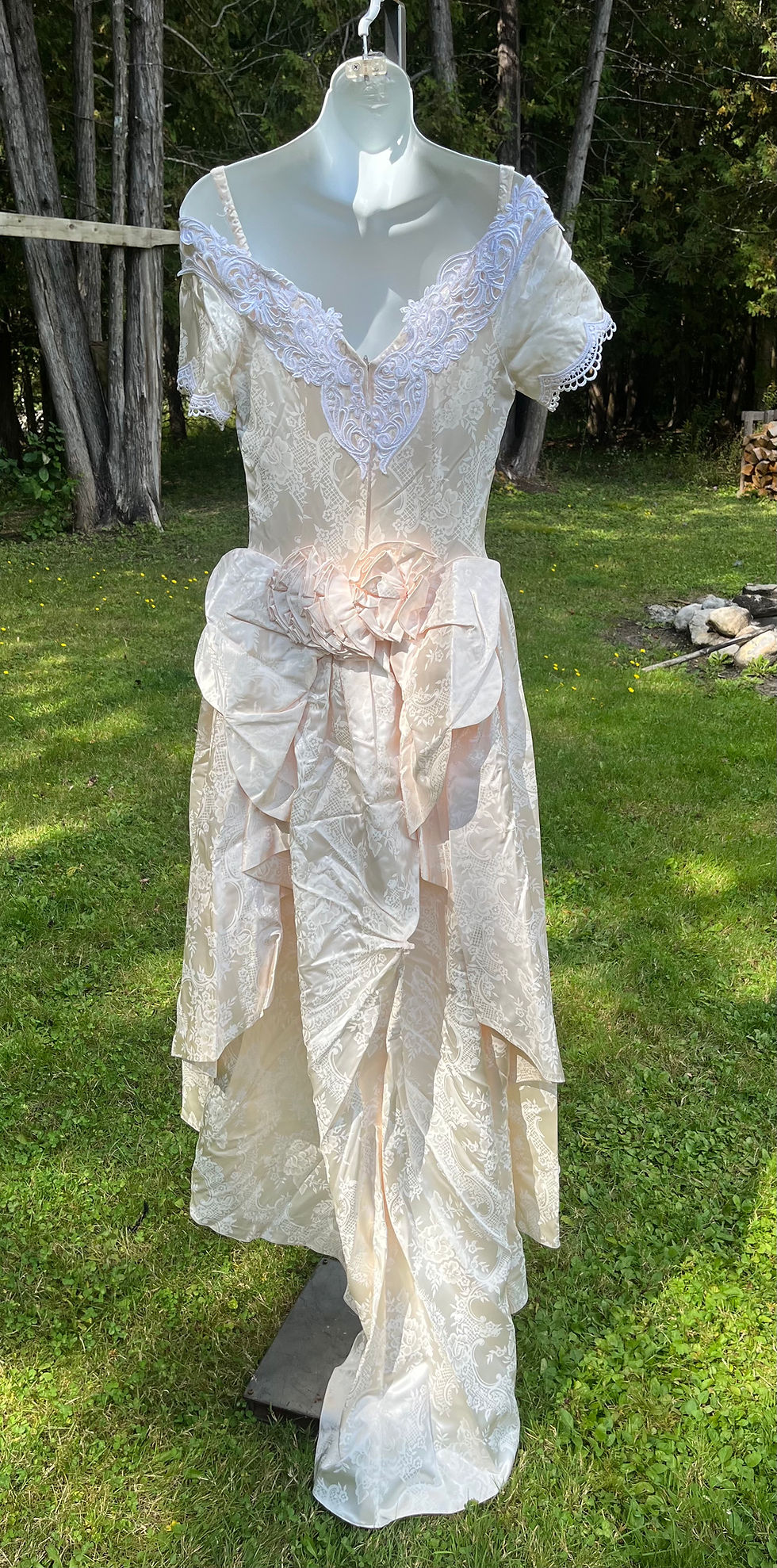 Thumbnail: Vintage Jessica McClintock Bridal Ivory and Lace Victorian Style Wedding Dress