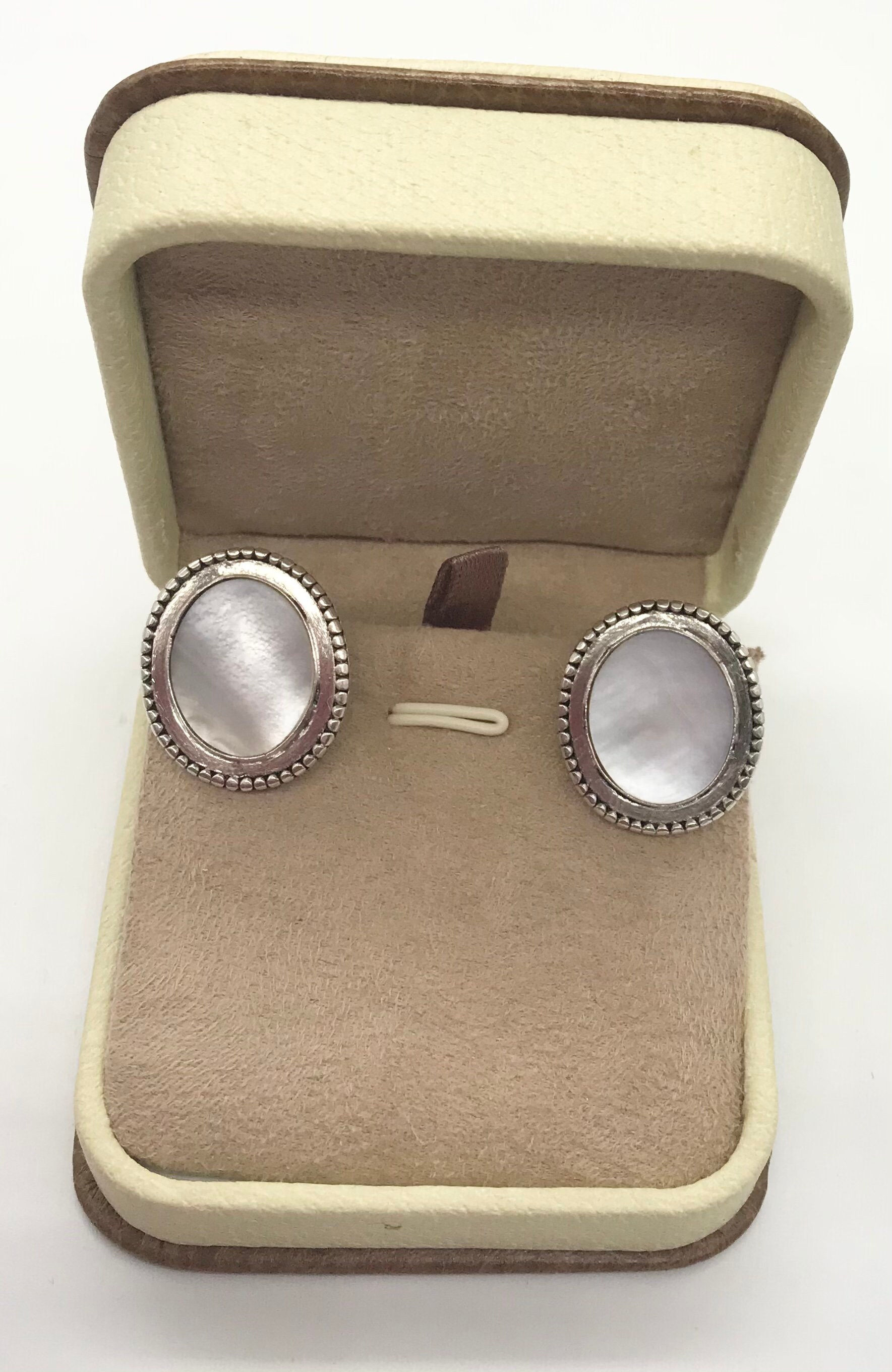 Vintage Oval Shape Silver Earring with Mother of Pearl