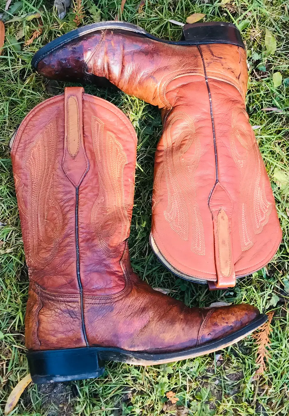 Thumbnail: Vintage Men’s Tan Western Cowboy Boots Size 8