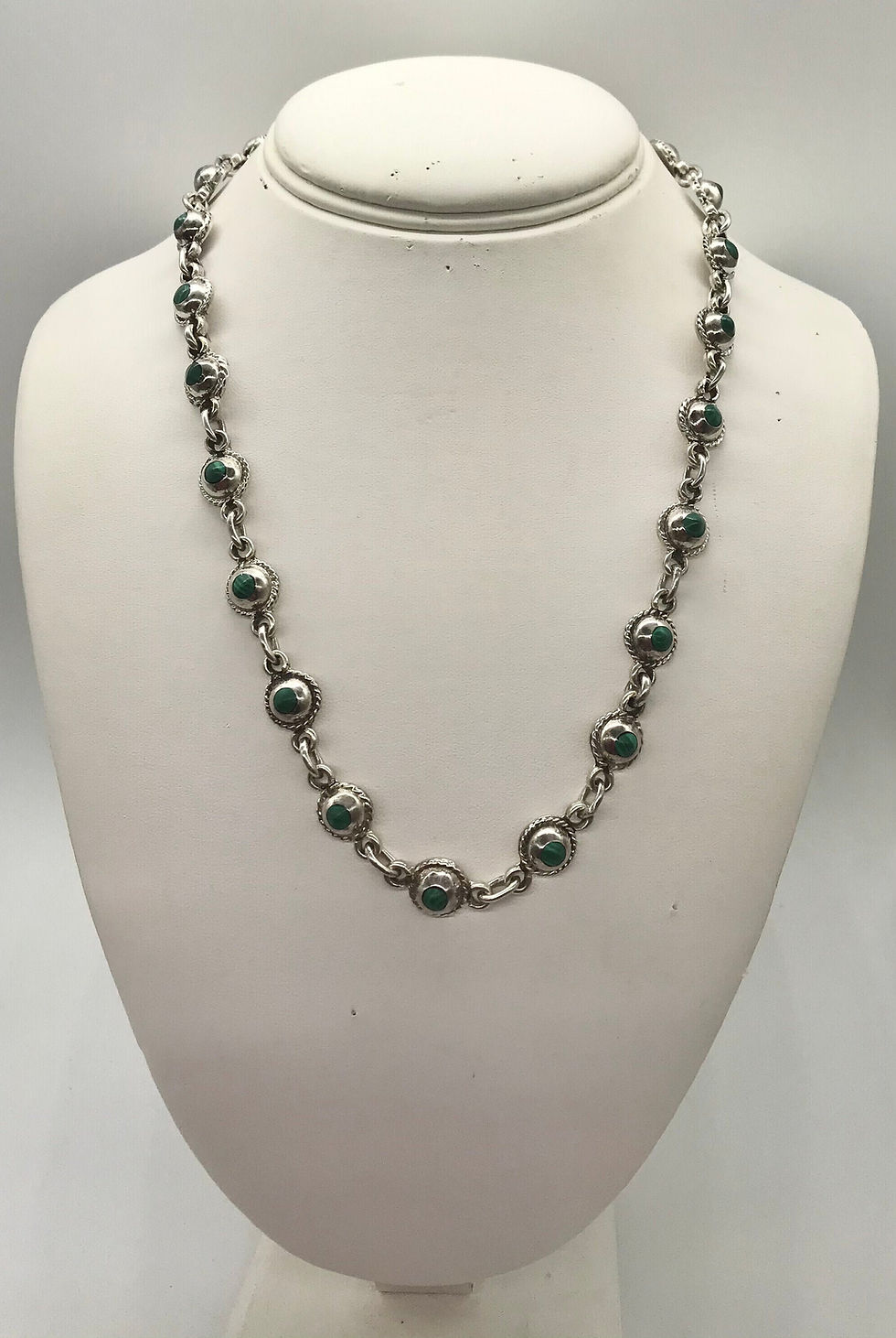 Vintage Round Shape Malachite & Silver Necklace