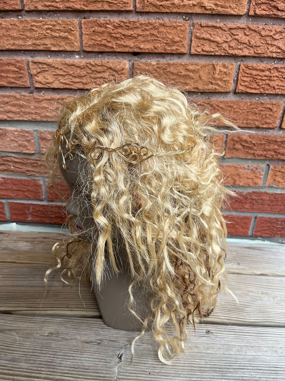 Gold Metal Renaissance Circlet with Swirl Design