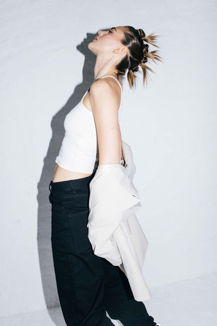Hairart Paris 
Hairstylist 
Stefanie Giesinger
