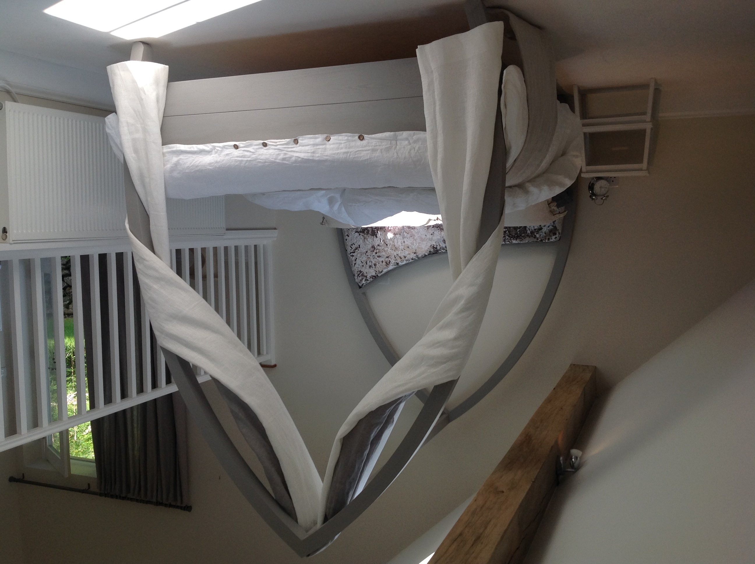 Four Poster Bed