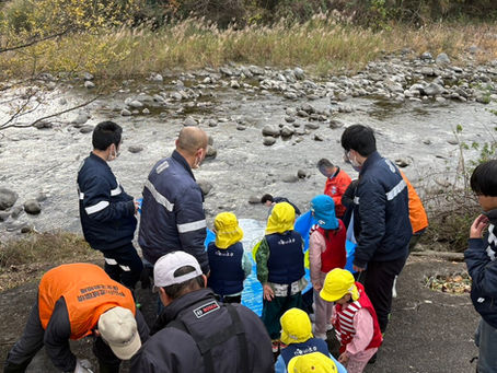 中山川流域環境保全活動組織主催の淡水魚の放流体験に参加しました