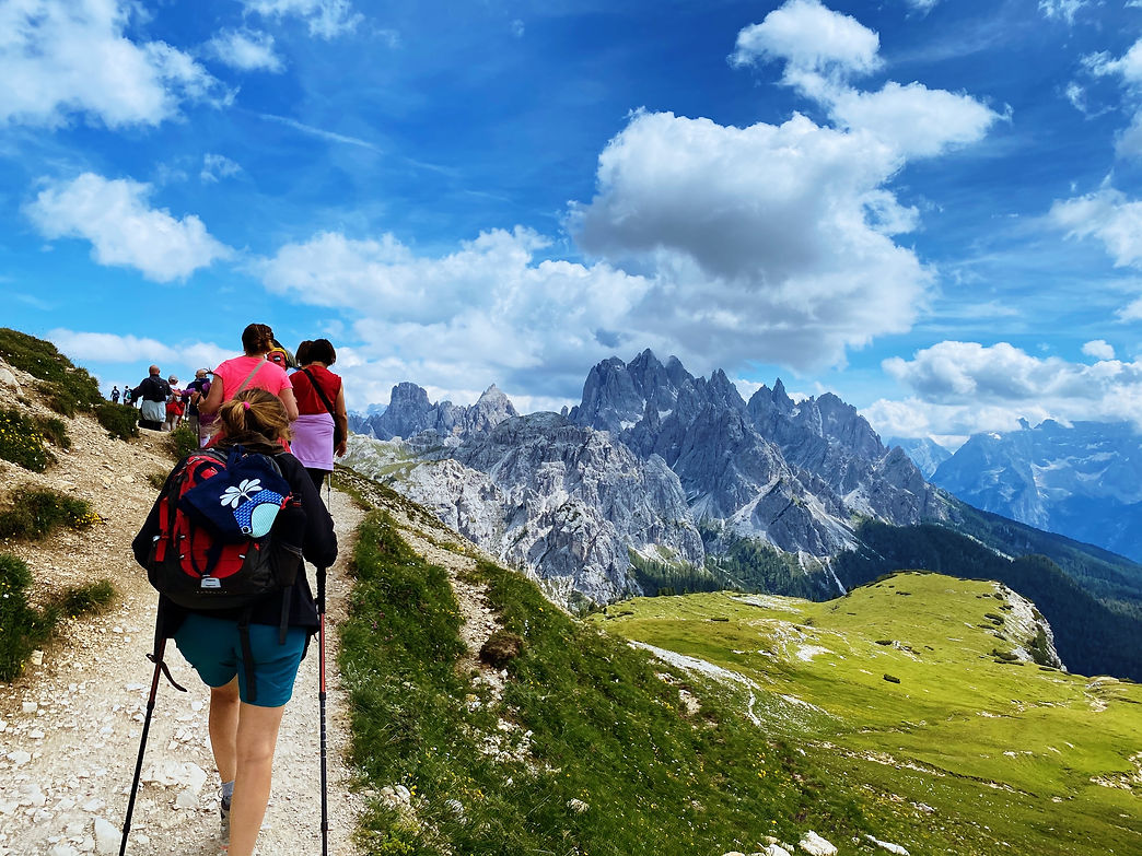group-of-hikers-hiking-mountain-trail-2022-11-09-09-51-15-utc.jpg