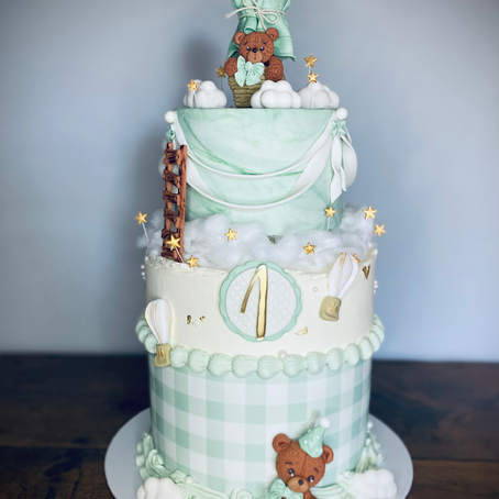 Le Voyage Céleste de l'Ourson : Gâteau de Premier Anniversaire