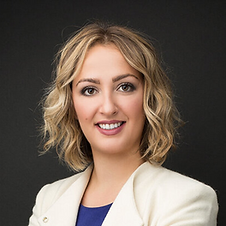 Courtney Dragani Headshotadj.png