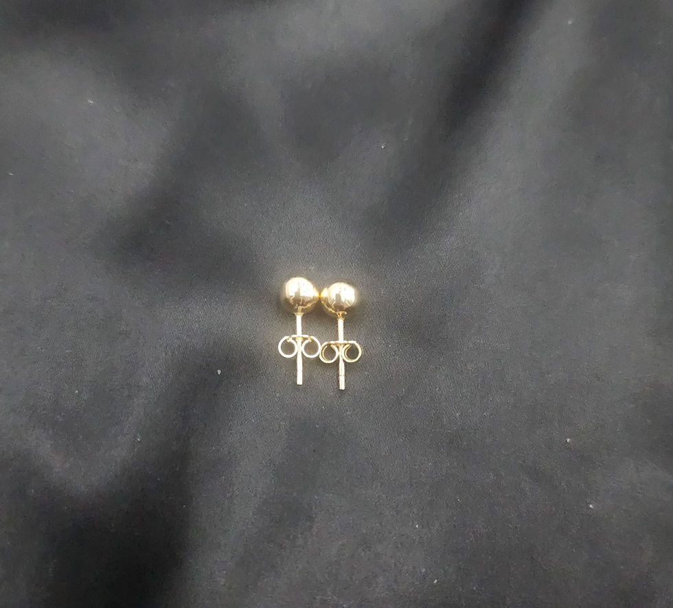 Thumbnail: Shiny Yellow Gold Stud Earrings