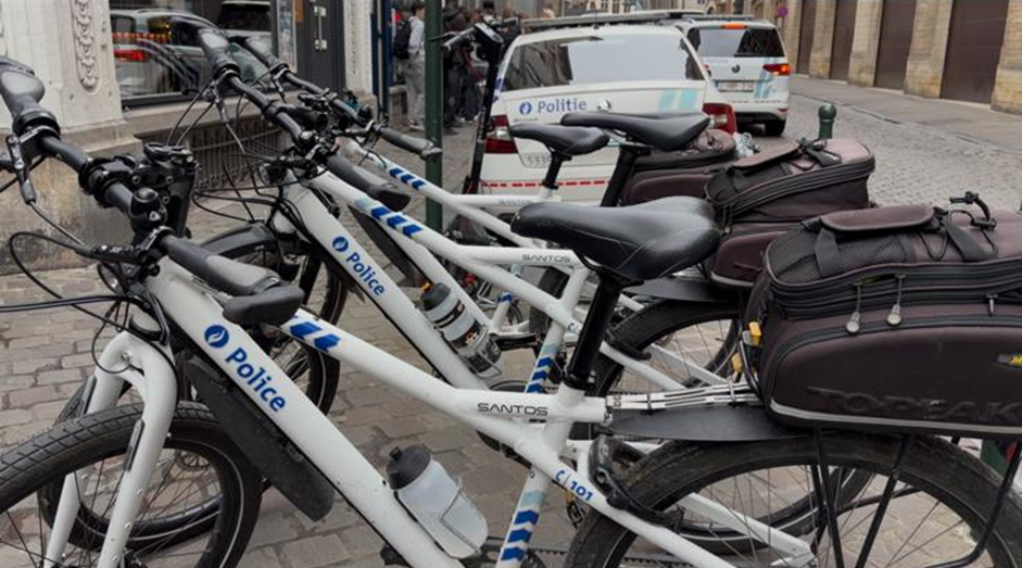 Fietsen opgesteld voor snel vertrek. © Lore Mettepenningen