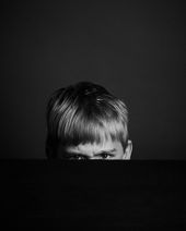Portrait noir et blanc créatif d’élève