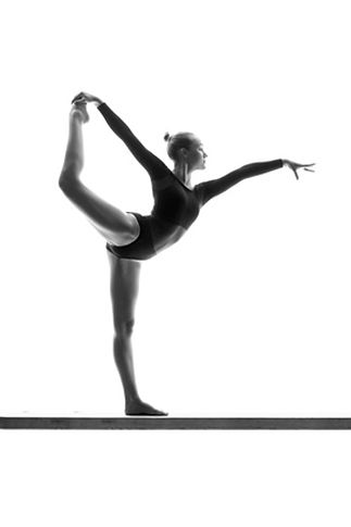 Photographe professionnel sport lille photographie mouvement roubaix lille studio pierre magne gym gymnaste femme écart poutre