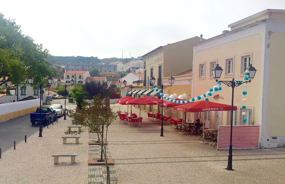 Foz do Arelho's main plaza