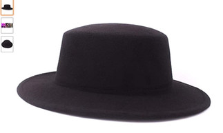 A flat top black hat with brim like Fernando Pessoa wore