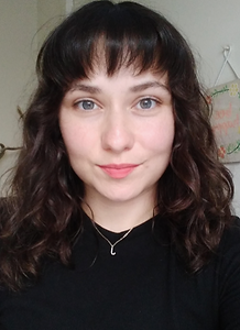 Justine Headshot.png