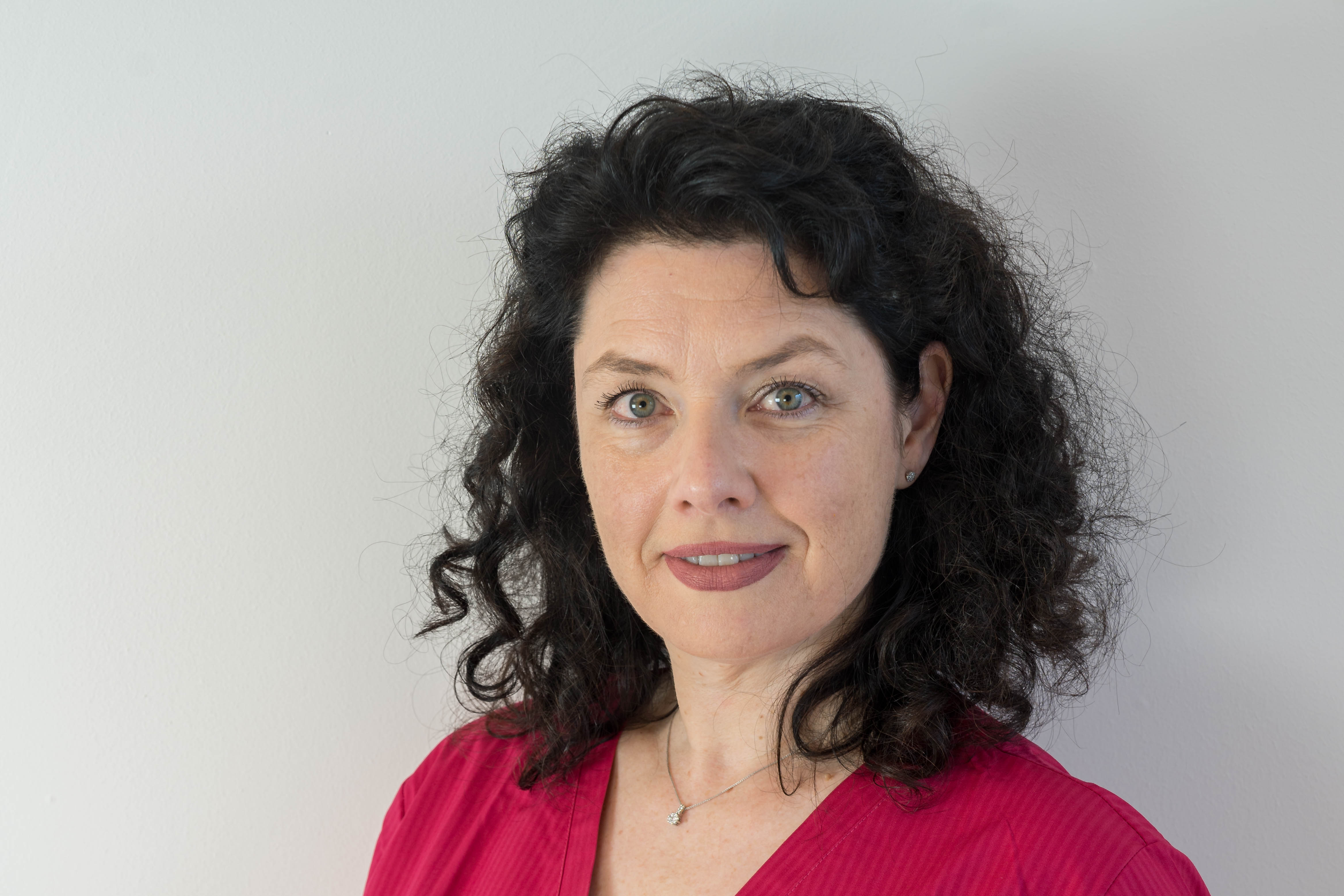 Dr. Michaela Magdoin