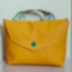 Pochette à ceinture fauvette, rabat pointu, avec poignée
