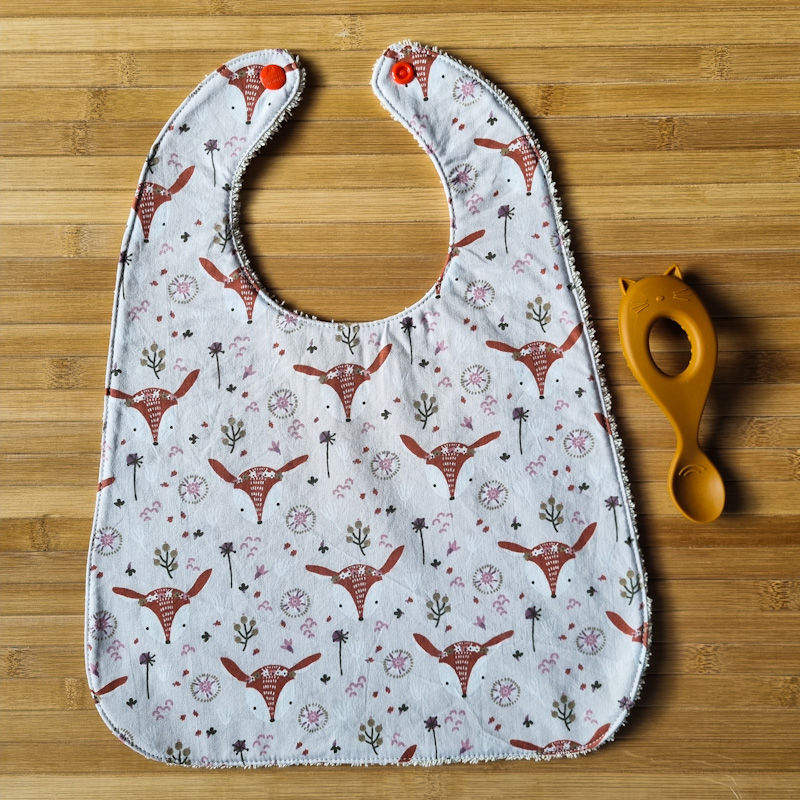 Miniature : Création couture, bavoir pour bébé et enfant, motifs coton biche, éponge de coton écru