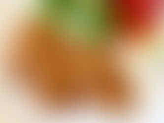 Kipnuggets met amandel-parmezaan-panko crust en yoghurt-honing dip