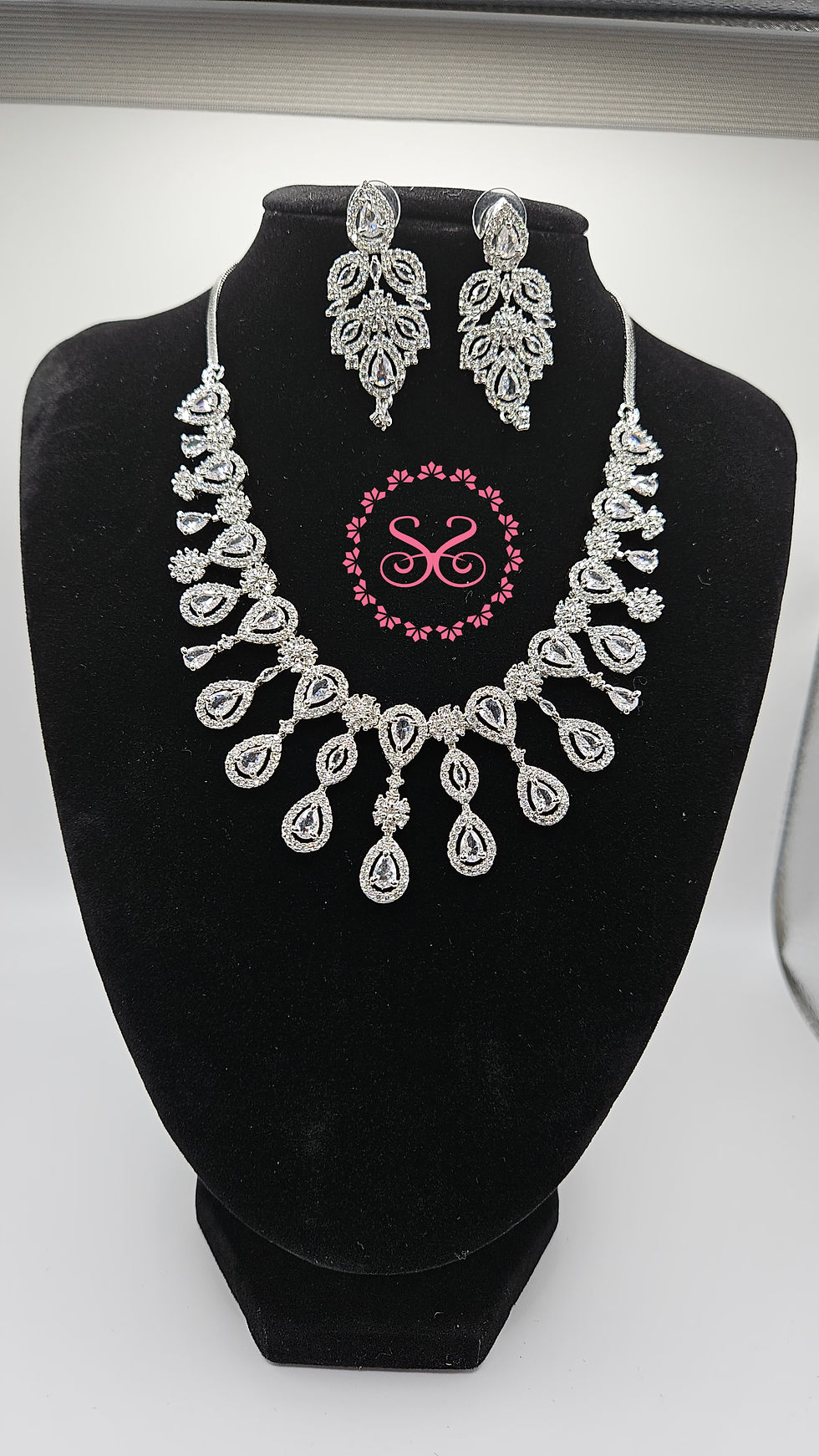 AD Native Necklace With Earrings