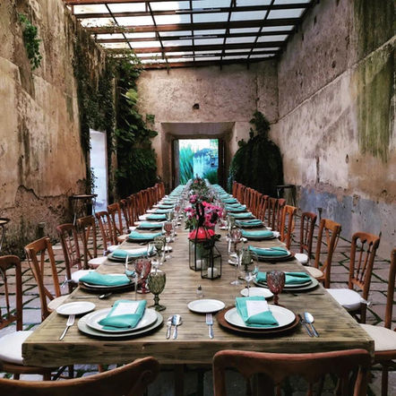 Hacienda La Solariega. Para eventos corporativos & empresariales, con excepcionales jardines, salones, terrazas y patios ideales para lanzamientos de productos, fiestas de fin de año, fiesta pátreas, capacitaciones, team bulding, etc. Visita el mejor venue de Querétaro para eventos que se distinguen.