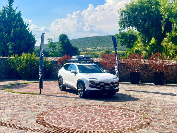 Hacienda La Solariega. Para eventos corporativos & empresariales, con excepcionales jardines, salones, terrazas y patios ideales para lanzamientos de productos, fiestas de fin de año, fiesta pátreas, capacitaciones, team bulding, etc. Visita el mejor venue de Querétaro para eventos que se distinguen.