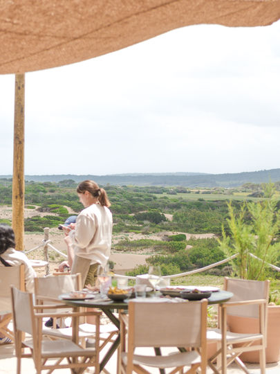 Terraza con vistas a la playa en Casa Tirant Menorca