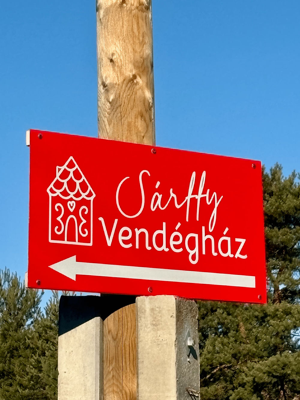 Sárffy Vendégház tábla