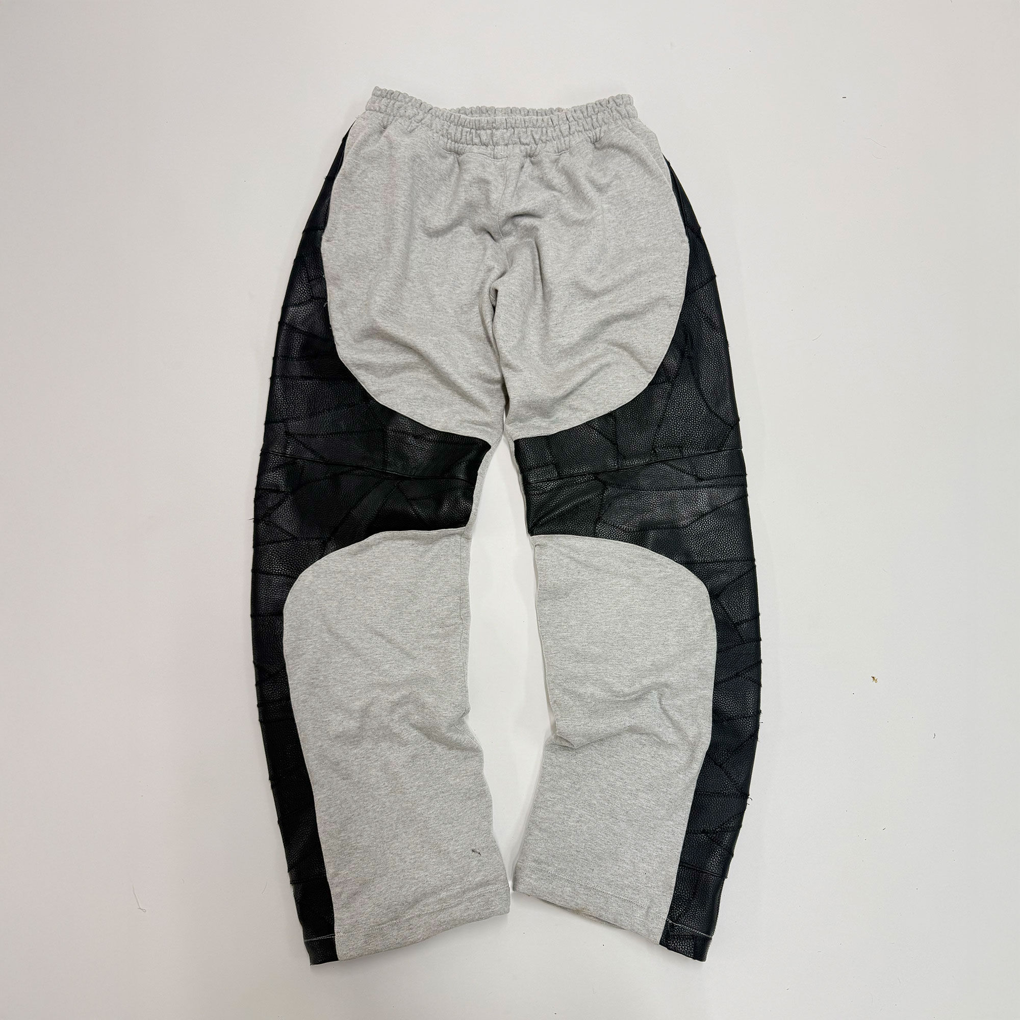 HYBRID LEATHER SWEATPANTS [GREY]