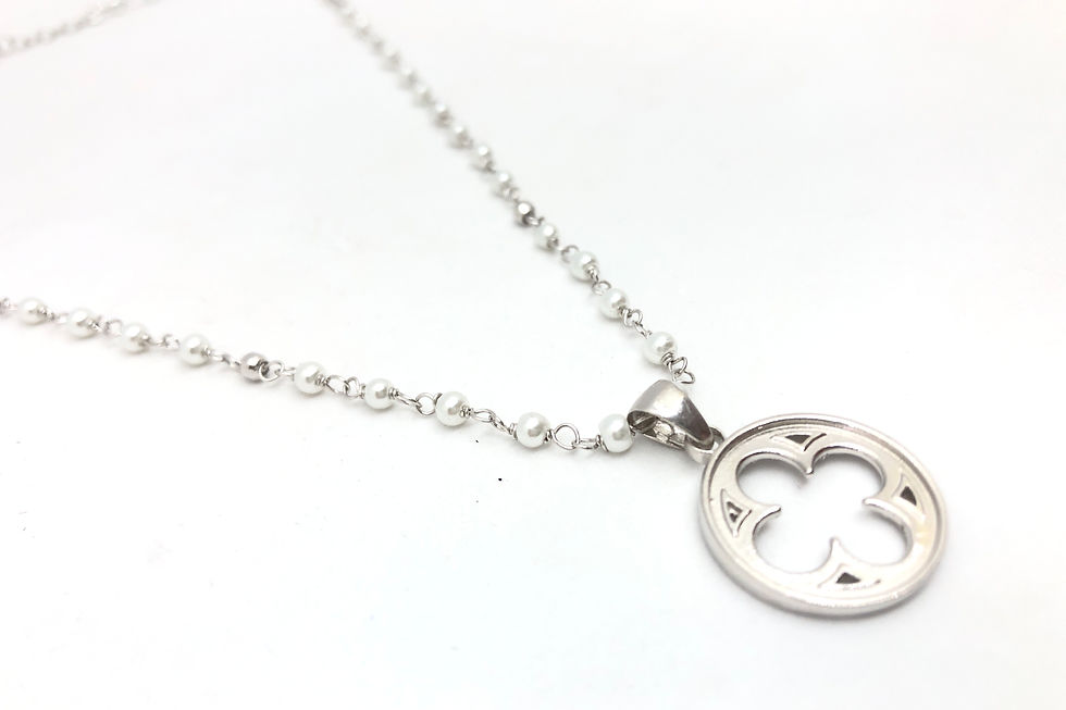 Collana con perline piccole e Rosone Veneziano in stile Gotico Fiorito