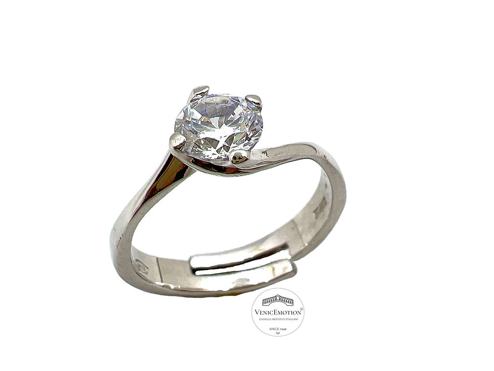 Anello solitario in argento e zircone brillante