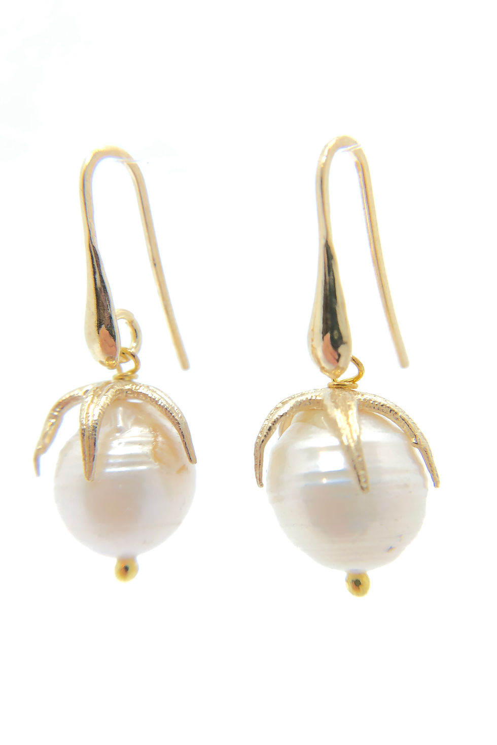 Orecchino stella marina in argento 925 dorato e perla naturale acqua dolce.