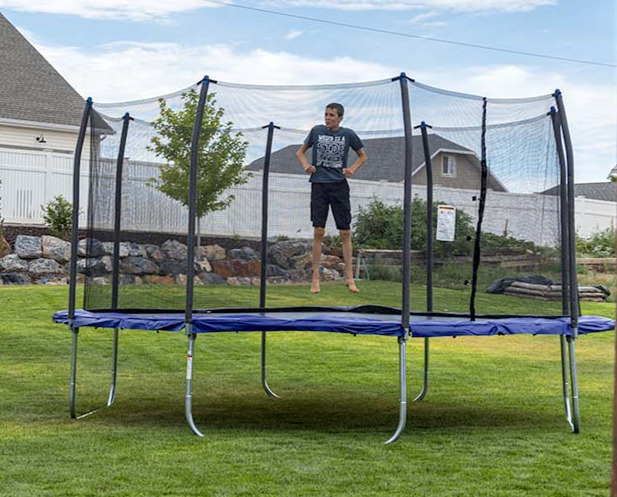 14 Round With Enclosure And Stakes service image