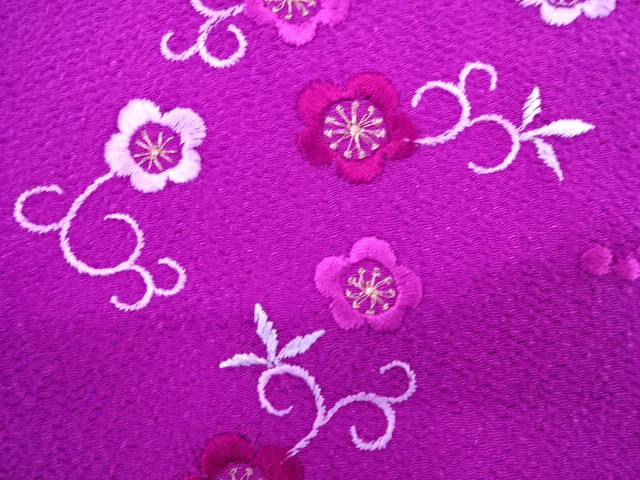 Thumbnail: Embroidered Han Eri - Magenta-Purple on wafuku.co.uk - 5