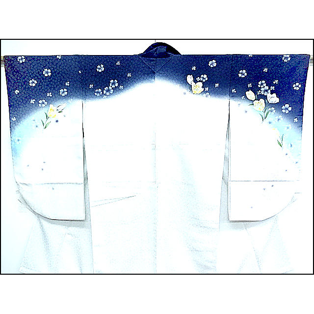 Thumbnail: Blue & White Short Hakama Kimono - L106