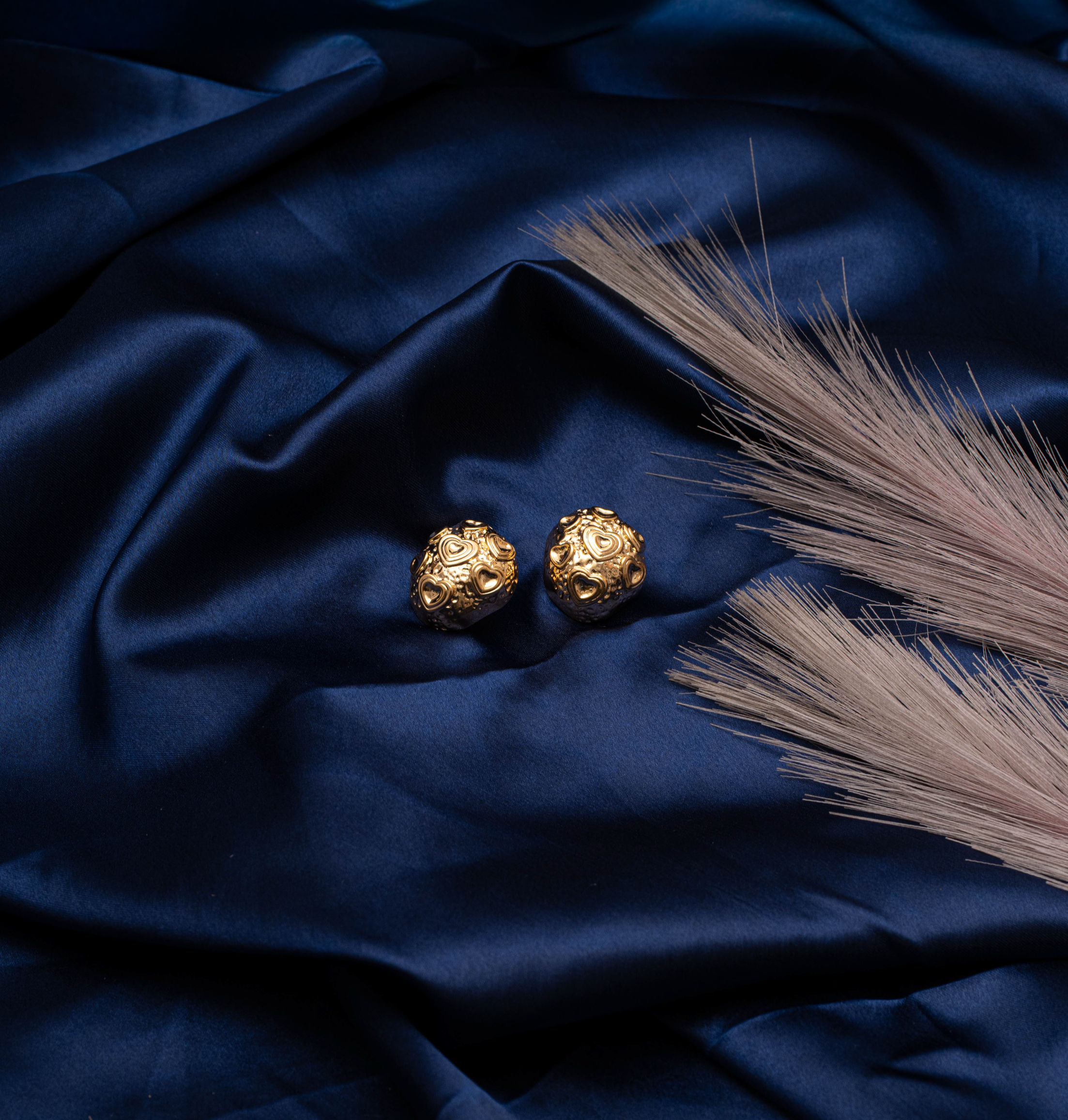 The Hriday Sculpted Studs.'Heart'