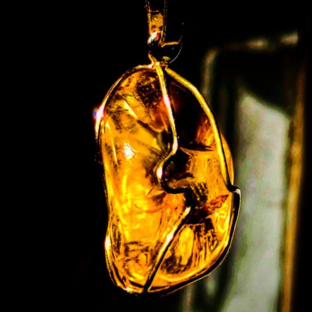 Citrino montado en oro de 18k
