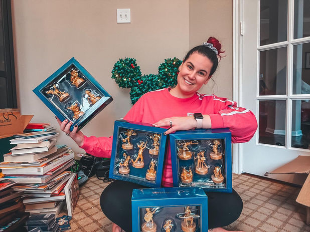 Jalaine Pazer Travel Advisor with Disney Swag