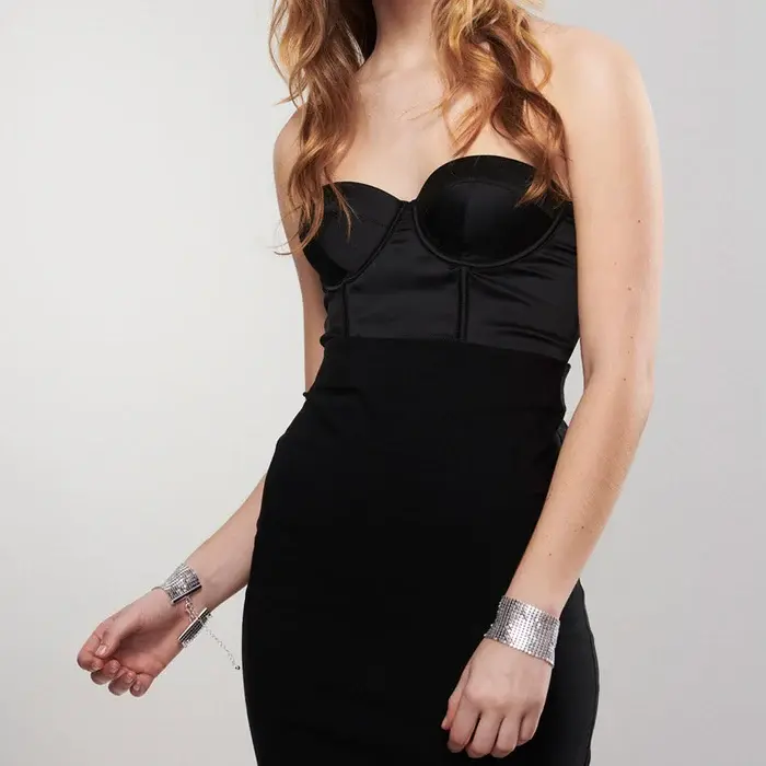 תמונה ממוזערת: Bijoux Indiscrets Desir Metallic Handcuffs • ביז'ו: אזיקים שהופכים לצמיד אלגנטי