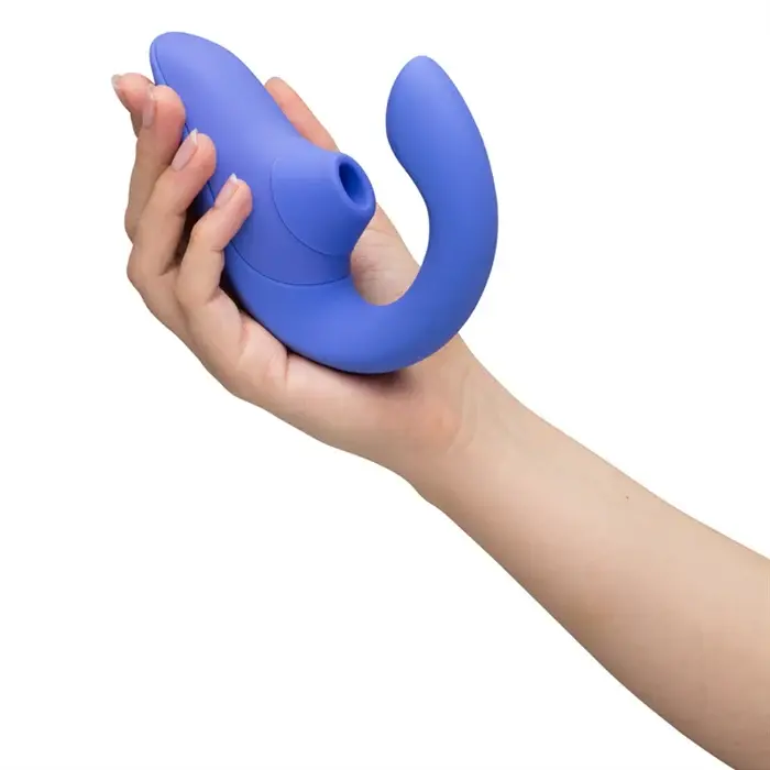 תמונה ממוזערת: Womanizer Blend • וומנייזר בלנד: גם ויברטור יונק וגם מעסה את נקודת הג'י