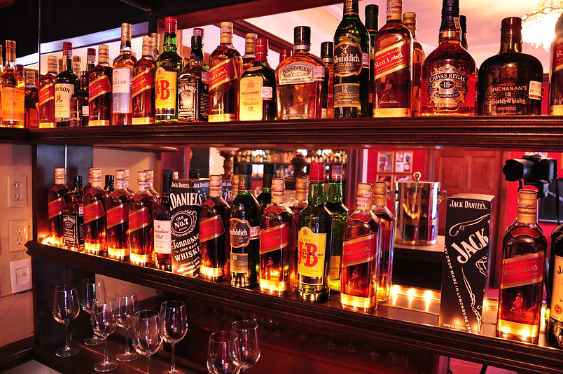 wine-restaurant-bar-drink-alcoholic-beverage-wineho-641291.jpg