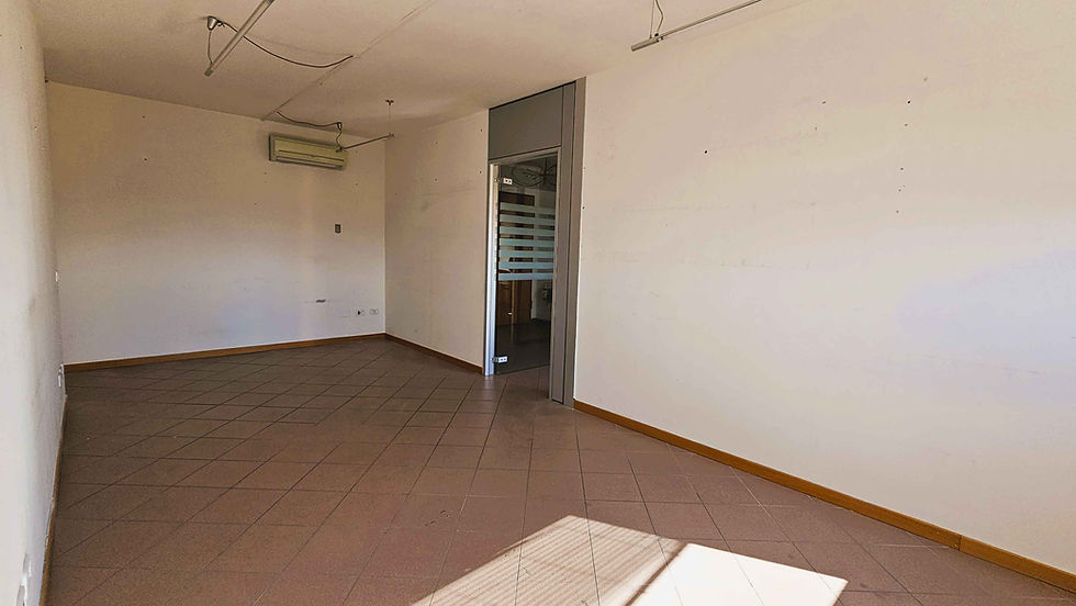 Miniatura: Ufficio Duplex con 2 ingressi e posto auto