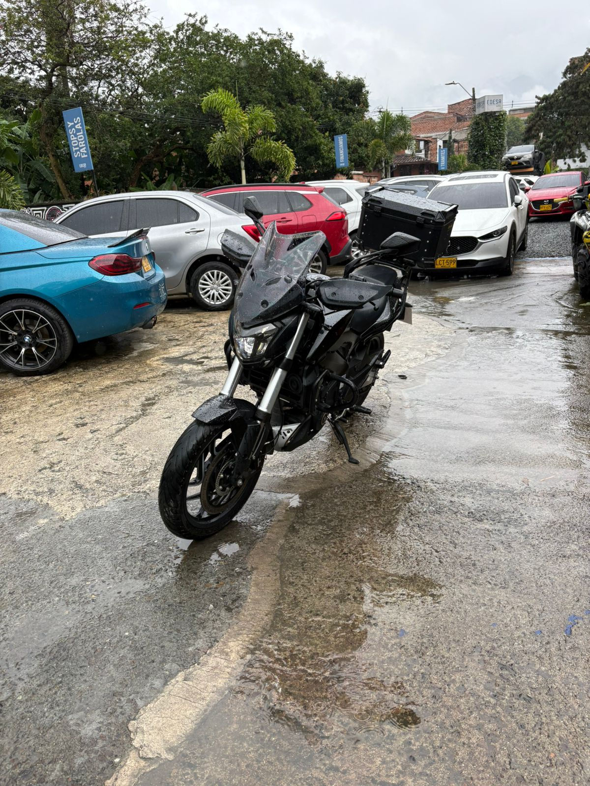 BAJAJ DOMINAR D 400