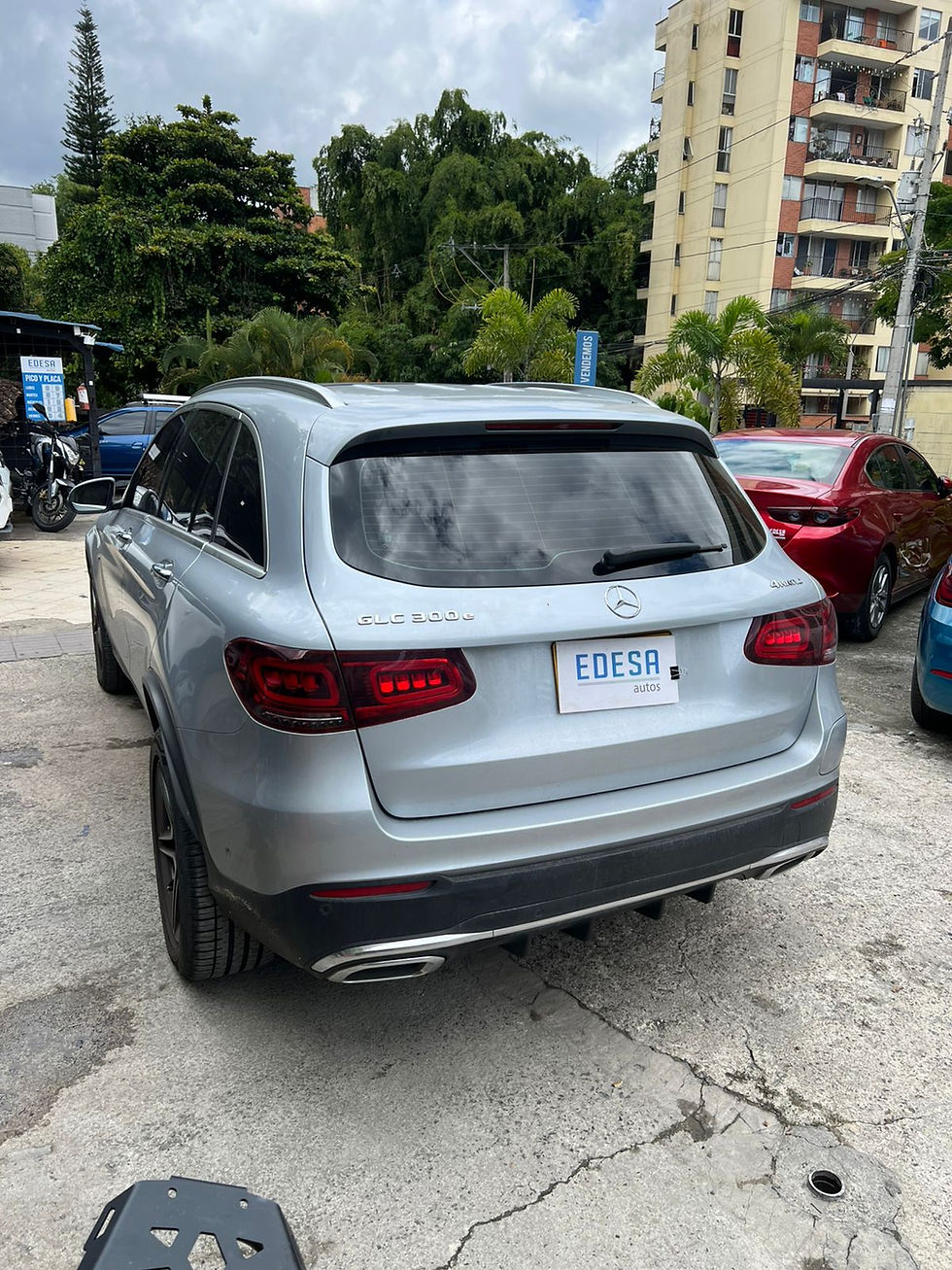 Miniatura: MERCEDES BENZ GLC 300