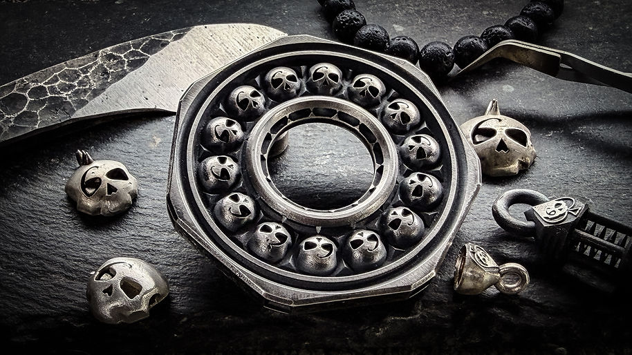 CHOICE Coin and skulls
