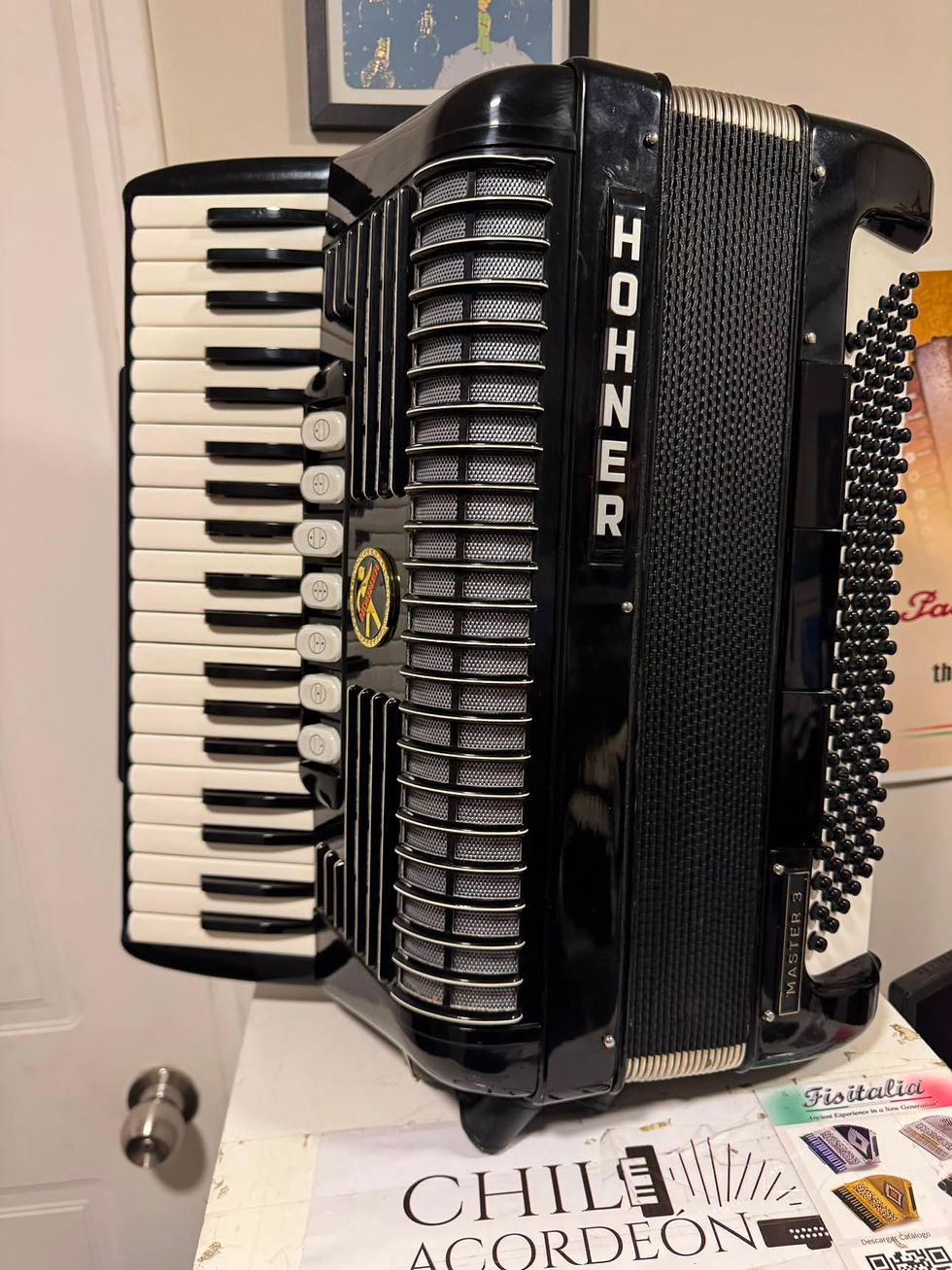 Miniatura: Acordeón Alemán Hohner Maestro III 120 bajos