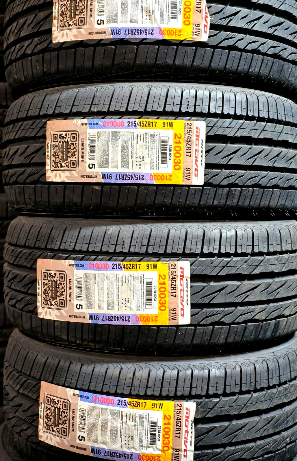 215/45/17 Nitto Motivo 