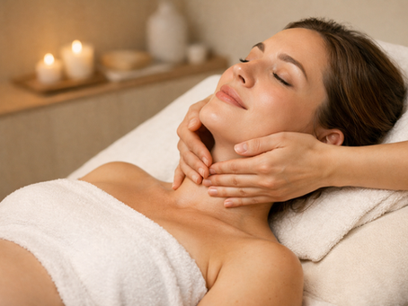 Masaje facial durante el embarazo en Vitoria-Gasteiz: calma para cuello y mandíbula